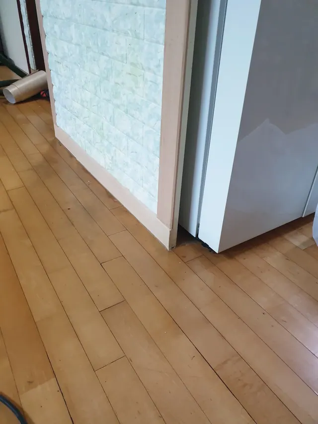 문틀 접합부 보수 복원 후 현장