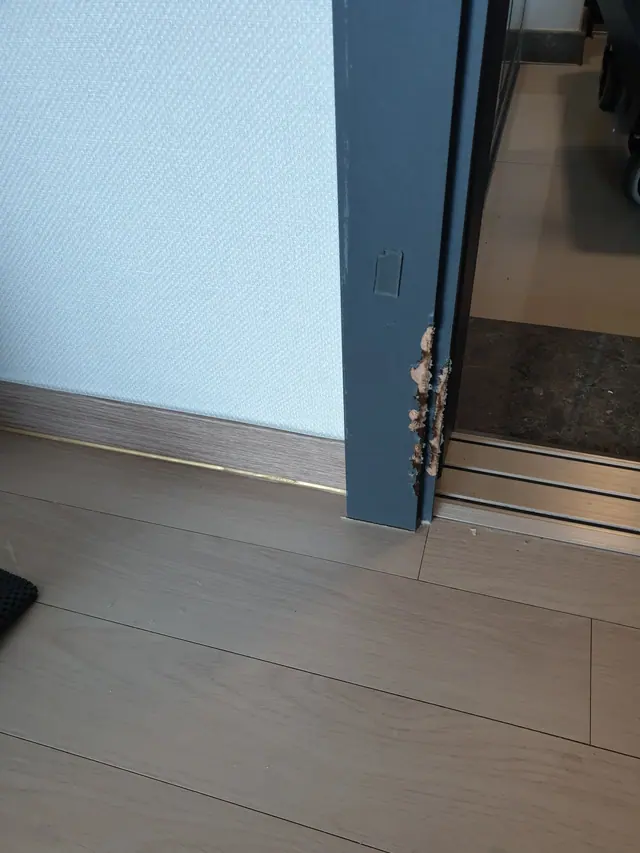 문틀하단복원 사례 3 복원 전 현장